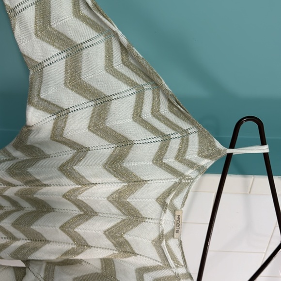 Gold and white open shoulder top - Picture 2 of 4